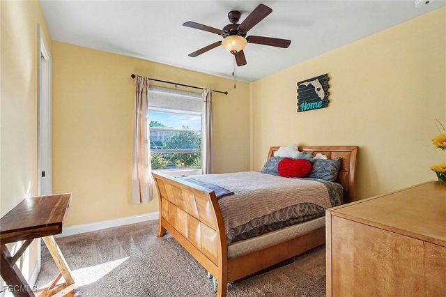 2127 SE 17th PL, Cape Coral, FL 33990