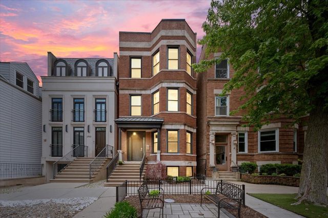 2901 N Burling Street, Chicago, IL 60657