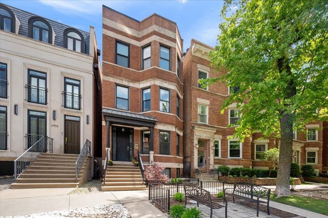 2901 N Burling Street, Chicago, IL 60657