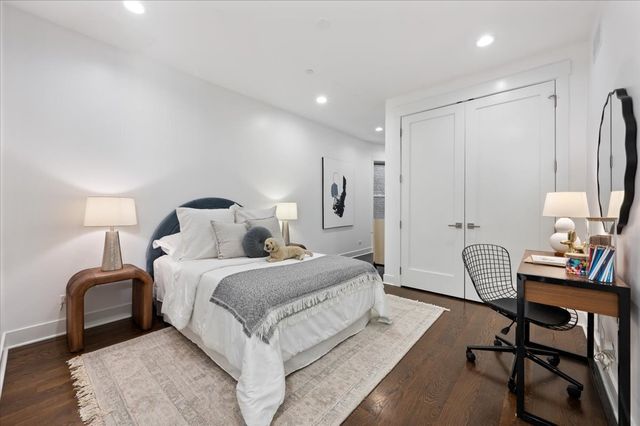 2901 N Burling Street, Chicago, IL 60657