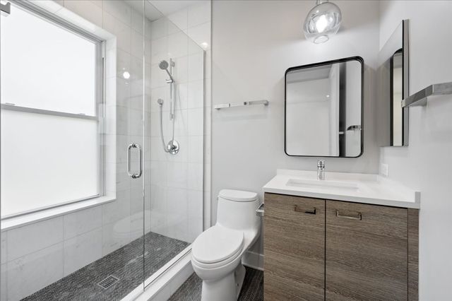 2901 N Burling Street, Chicago, IL 60657