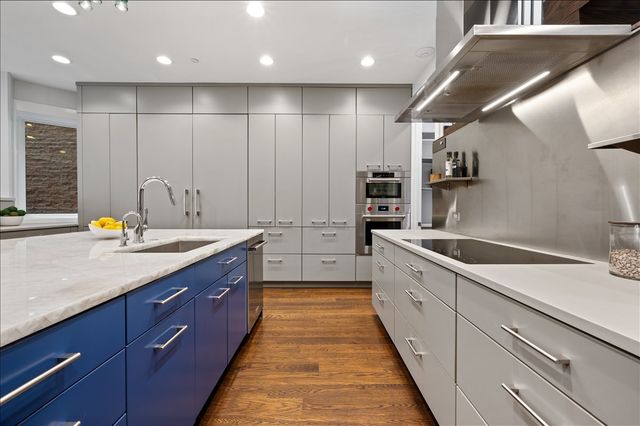 2901 N Burling Street, Chicago, IL 60657