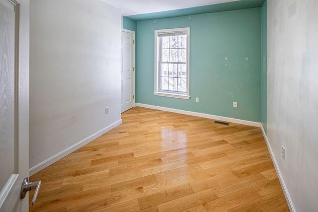 319 Old Concord Turnpike, Barrington, NH 03825