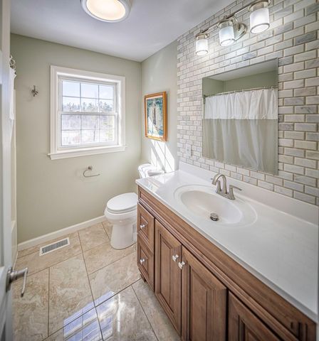 319 Old Concord Turnpike, Barrington, NH 03825