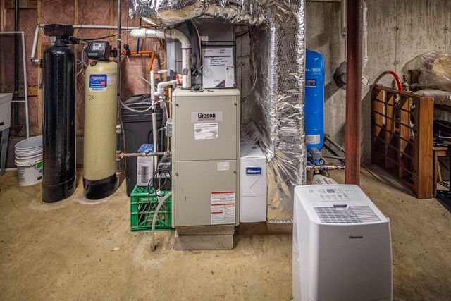 319 Old Concord Turnpike, Barrington, NH 03825