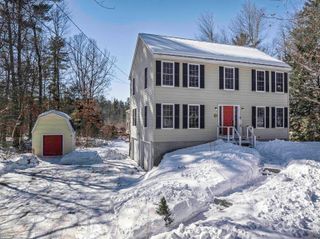 319 Old Concord Turnpike, Barrington, NH 03825