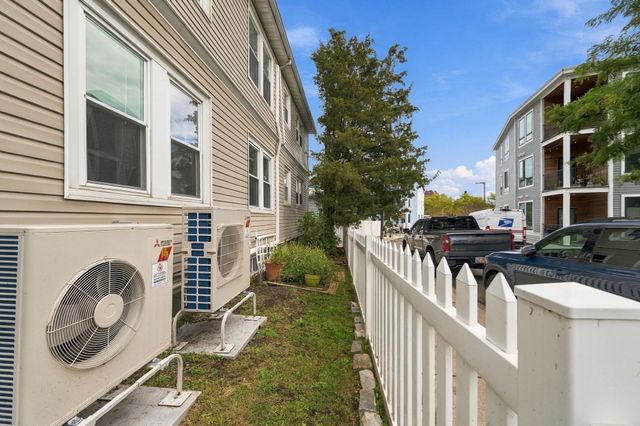 22-24 Estrella St 1, Boston, MA 02130