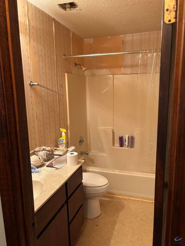 409 Fieldstone Road, Warner Robins, GA 31093