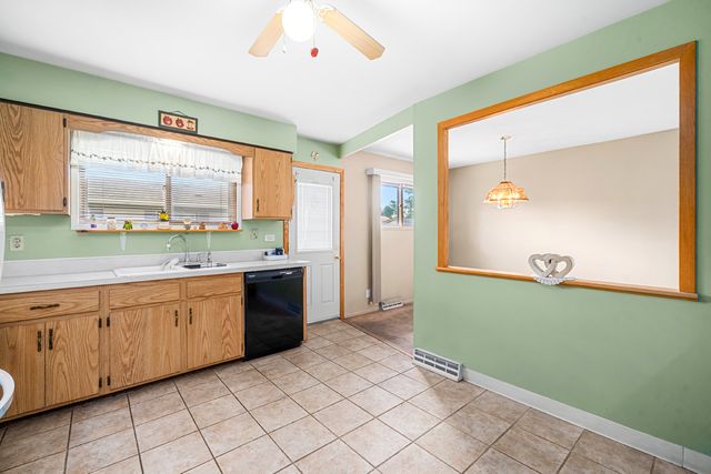 15247 Ridgeway Avenue, Midlothian, IL 60445