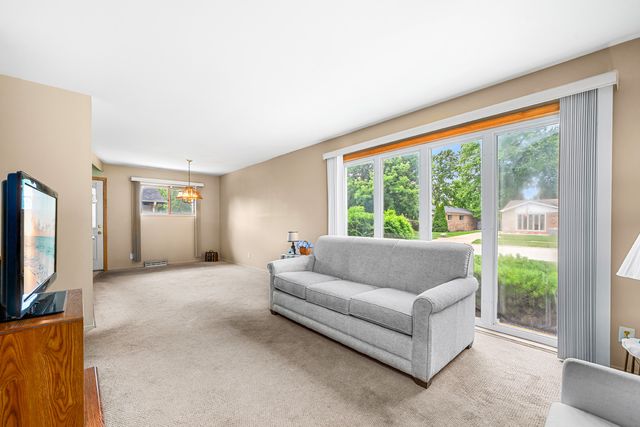 15247 Ridgeway Avenue, Midlothian, IL 60445
