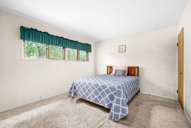 15247 Ridgeway Avenue, Midlothian, IL 60445