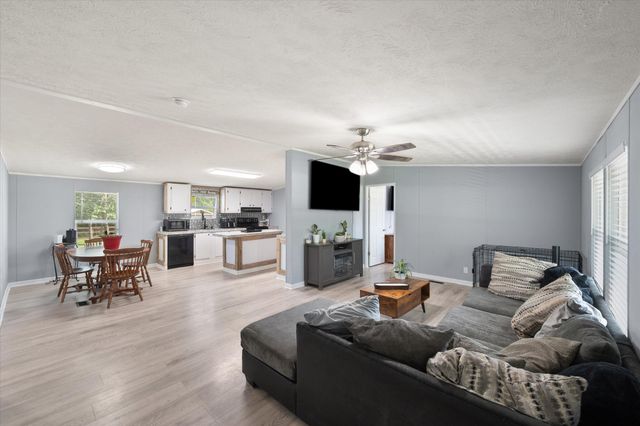 212 SE County Road 3048a, Corsicana, TX 75109