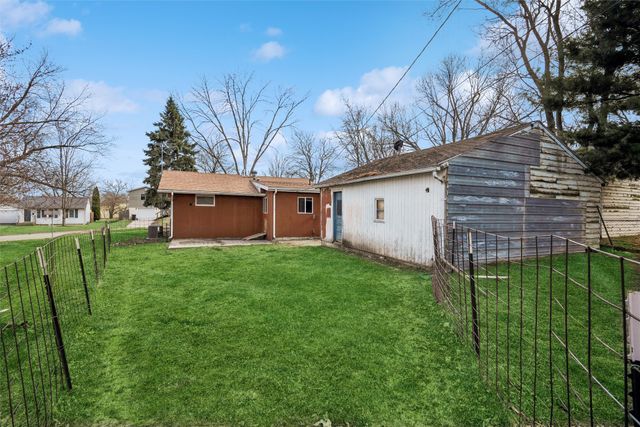 2506 S 8th Avenue E, Newton, IA 50208