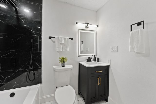 6618 Castleview Lane, Houston, TX 77489