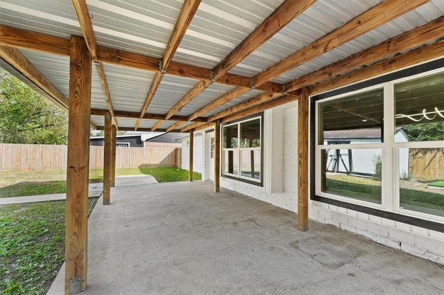 6618 Castleview Lane, Houston, TX 77489