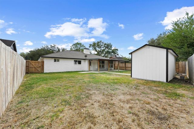 6618 Castleview Lane, Houston, TX 77489