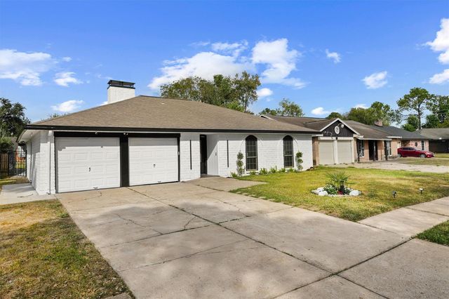 6618 Castleview Lane, Houston, TX 77489