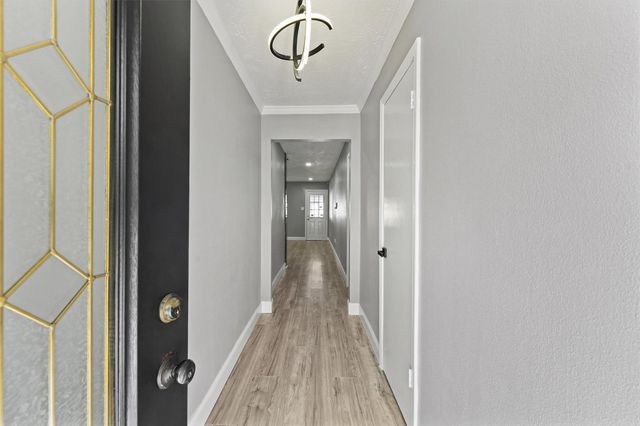 6618 Castleview Lane, Houston, TX 77489