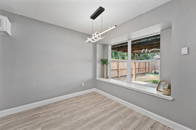 6618 Castleview Lane, Houston, TX 77489