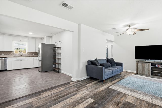 2313 Grandview Drive, Fort Worth, TX 76112