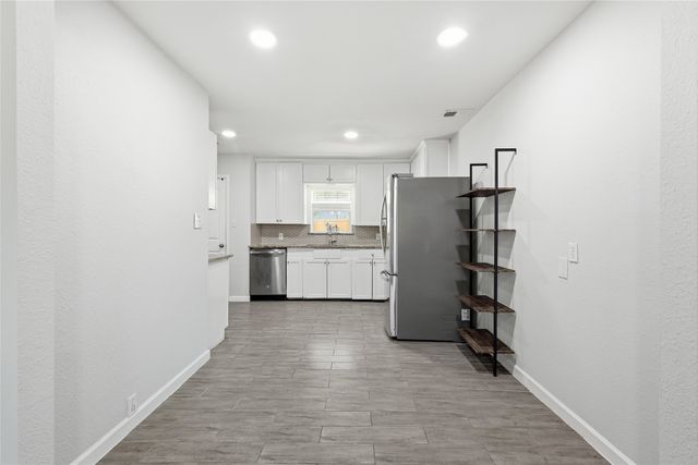 2313 Grandview Drive, Fort Worth, TX 76112