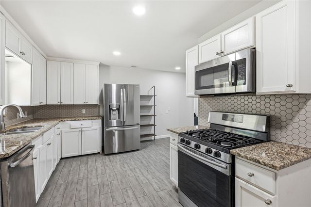 2313 Grandview Drive, Fort Worth, TX 76112
