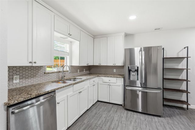 2313 Grandview Drive, Fort Worth, TX 76112