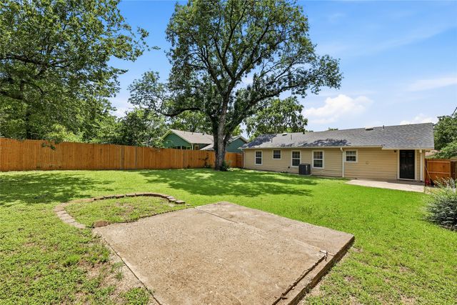 2313 Grandview Drive, Fort Worth, TX 76112