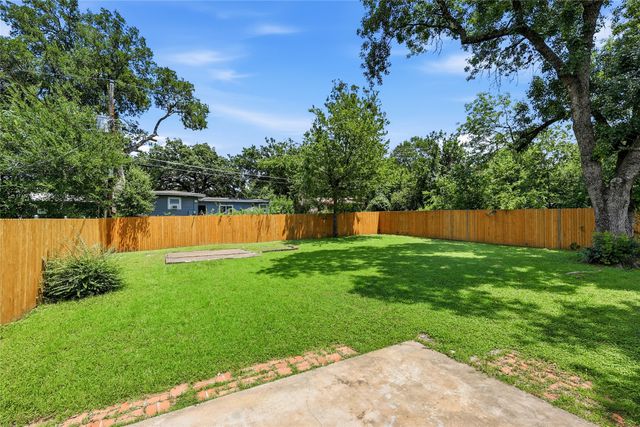 2313 Grandview Drive, Fort Worth, TX 76112