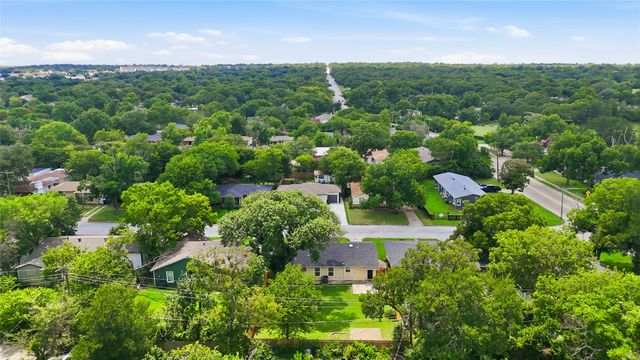 2313 Grandview Drive, Fort Worth, TX 76112