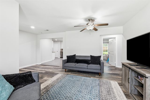 2313 Grandview Drive, Fort Worth, TX 76112