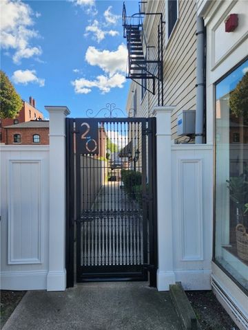 20 State Street 4, Bristol, RI 02809