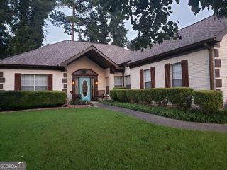 3784 River Lake Shore, Ellenwood, GA 30294