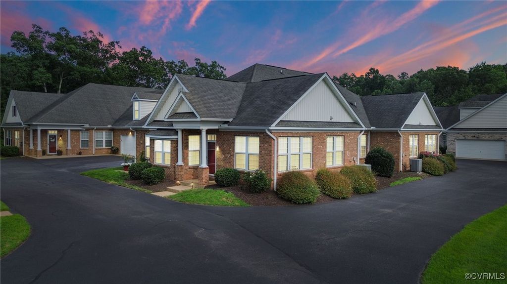 5915 E Stonepath Garden Dr, Chester, VA 23831