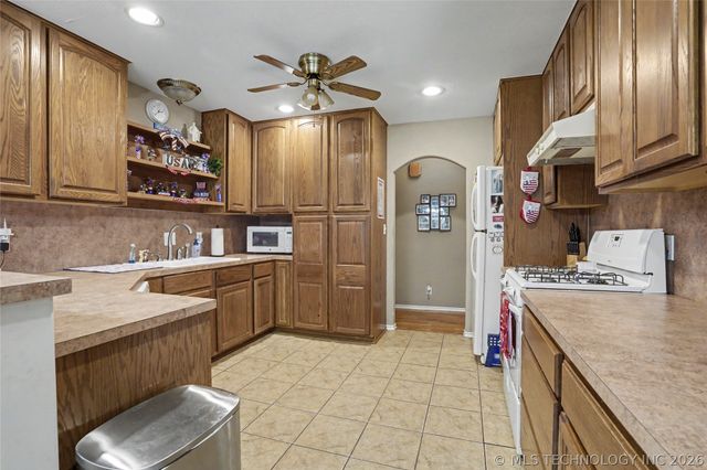 27519 E 159th Street S, Coweta, OK 74429