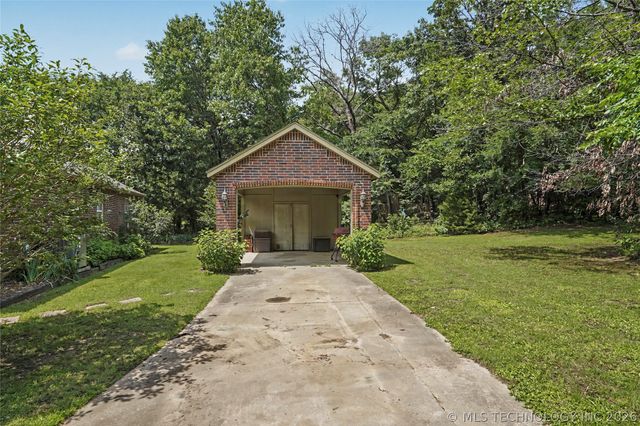 27519 E 159th Street S, Coweta, OK 74429