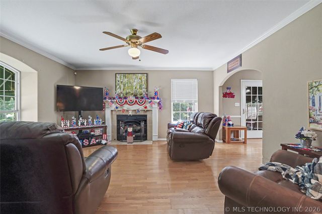 27519 E 159th Street S, Coweta, OK 74429