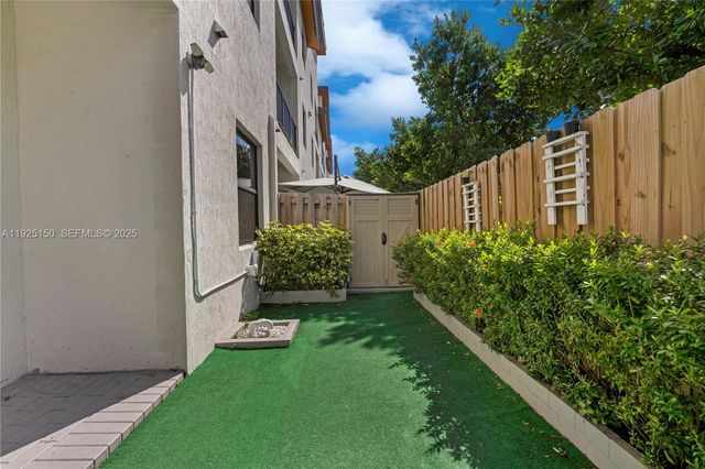 8151 NW 104th Ave 7, Doral, FL 33178