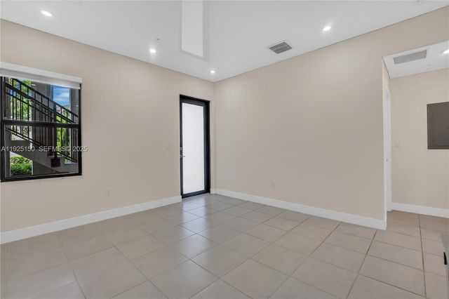 8151 NW 104th Ave 7, Doral, FL 33178