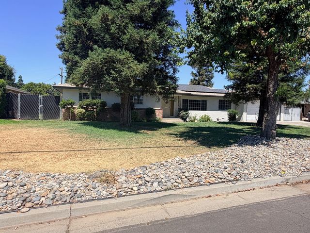 435 S Armstrong, Fresno, CA 93727