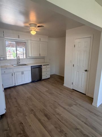 435 S Armstrong, Fresno, CA 93727