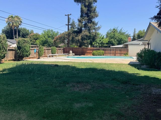 435 S Armstrong, Fresno, CA 93727