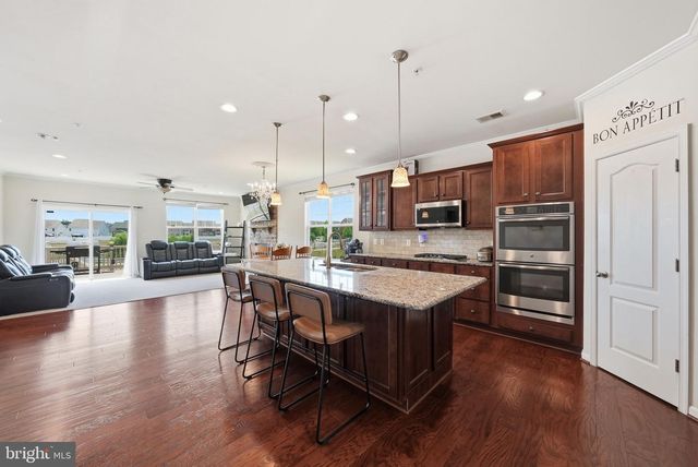 11286 SAINT CHRISTOPHER DR, White Plains, MD 20695
