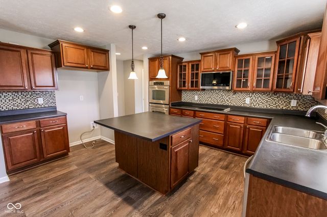 10507 Pokagon Way, Indianapolis, IN 46239