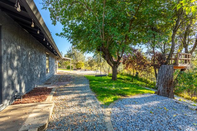 17063 Hawthorne Avenue, Anderson, CA 96007