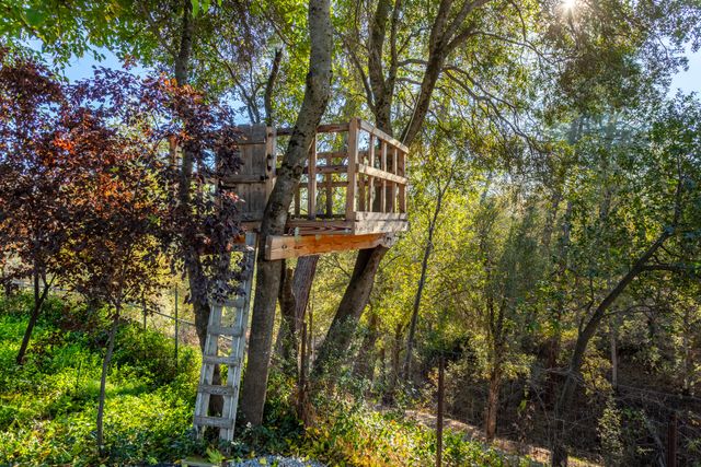 17063 Hawthorne Avenue, Anderson, CA 96007