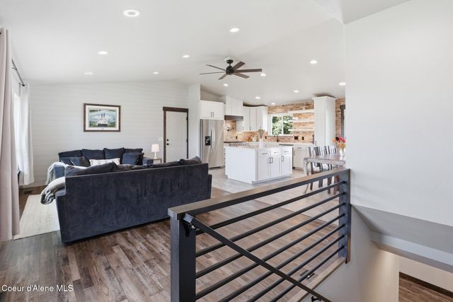 1525 W Miles AVE, Hayden, ID 83835