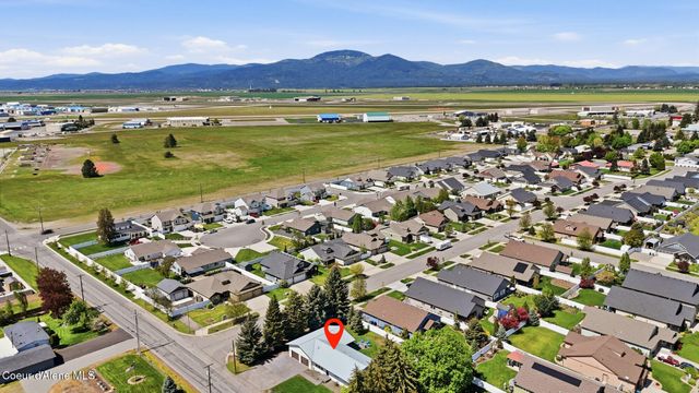 1525 W Miles AVE, Hayden, ID 83835
