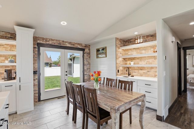 1525 W Miles AVE, Hayden, ID 83835