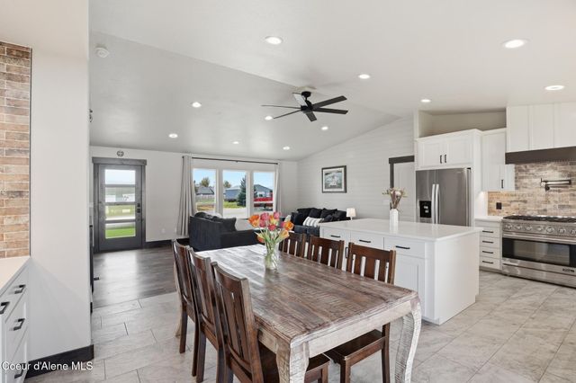 1525 W Miles AVE, Hayden, ID 83835